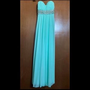 Formal gown / prom dress